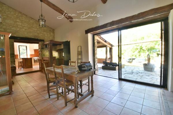 Maison de caractère 234m² habitables + dépendances et terrain 40 Ha