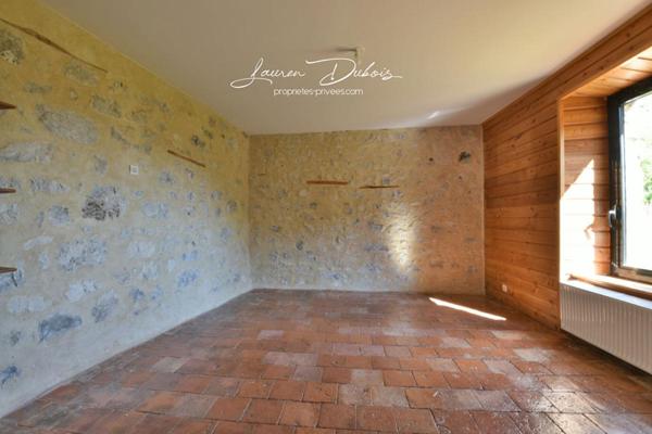 Maison de caractère 234m² habitables + dépendances et terrain 40 Ha