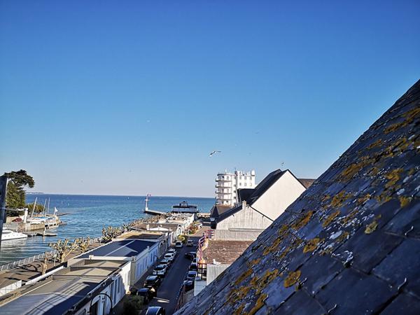 LE POULIGUEN - FACE PORT - COMMERCES et PLAGE à proximité ! (2 personnes)