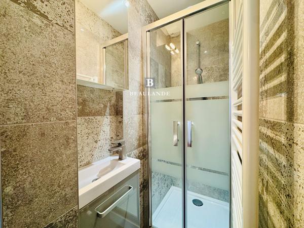 Charmante maison de ville d'env. 180 m² hab. située au pied des commerces et des commodités,  
Le pouliguen 44510