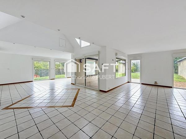 Grande maison avec entrepôt de 150m2