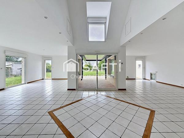 Grande maison avec entrepôt de 150m2