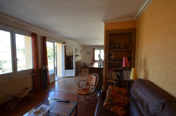 Jolie maison idéalement située à deux pas du métro Cuire