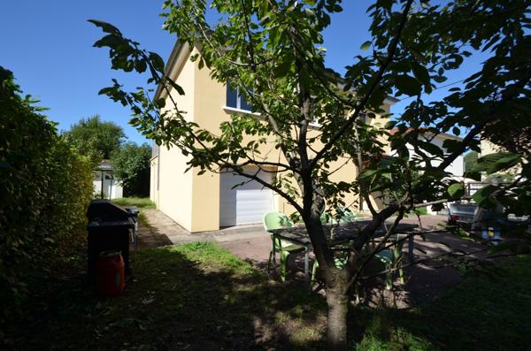 Jolie maison idéalement située à deux pas du métro Cuire