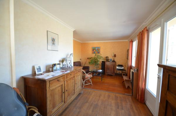 Jolie maison idéalement située à deux pas du métro Cuire