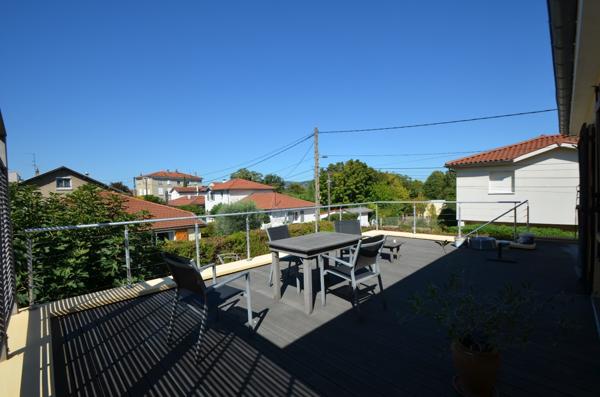 Jolie maison idéalement située à deux pas du métro Cuire