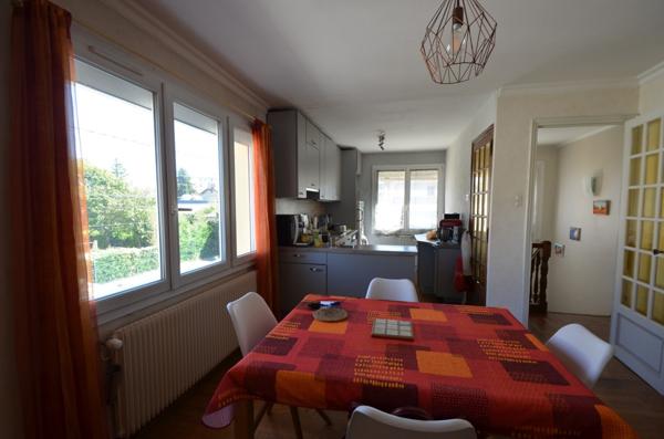 Jolie maison idéalement située à deux pas du métro Cuire