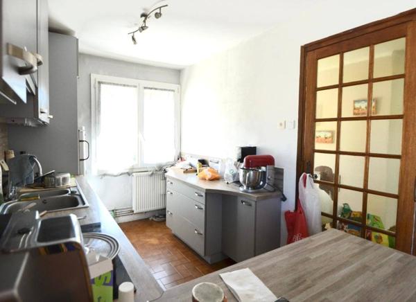 Jolie maison idéalement située à deux pas du métro Cuire