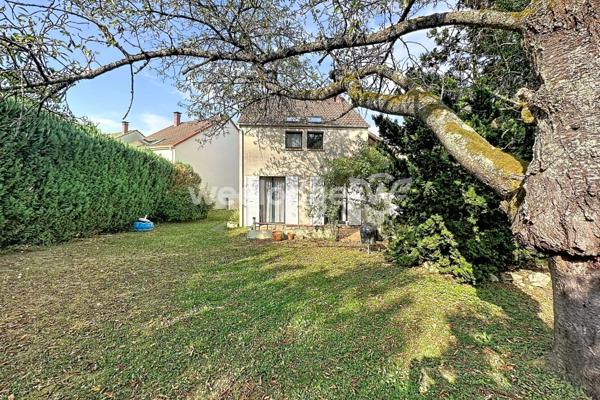 Maison à vendre 4 pièces de 90 m² à Jouy-le-Moutier