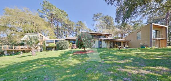 Architecture organique - 1979/2005 - F. GASSAN / P. AROTCHAREN - Hossegor