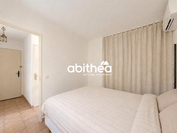 Appartement avec loggia et vue mer
