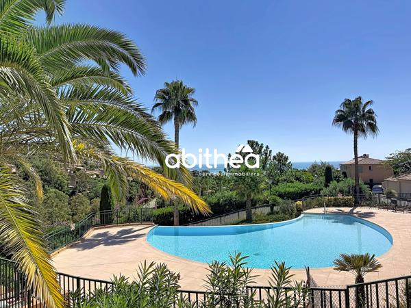 Appartement avec loggia et vue mer