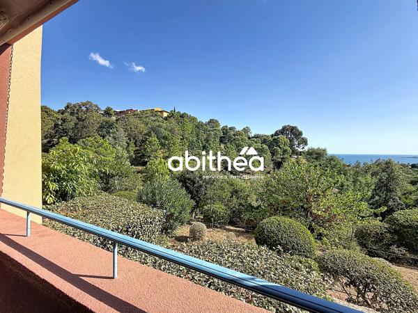 Appartement avec loggia et vue mer