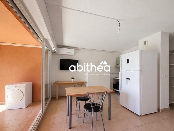 Appartement avec loggia et vue mer