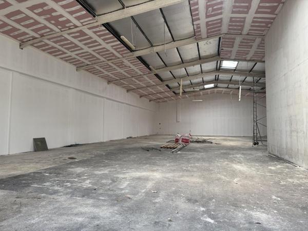 Location / Local Industriel / Bâtiment à Baie-Mahault (97122)