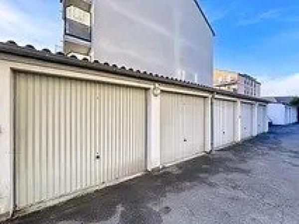 Box fermé et sécurisé avec badge