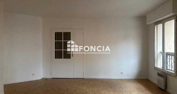 Location Appartement 3 pièces 68.3 m² - Paris 75010
