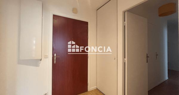 Location Appartement 3 pièces 68.3 m² - Paris 75010