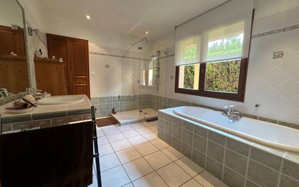 Maison à vendre    5 pièces •  Boves