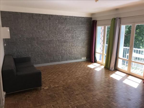 Appartement à louer 696 € CC AGEN 4 p 92 m² DPE E