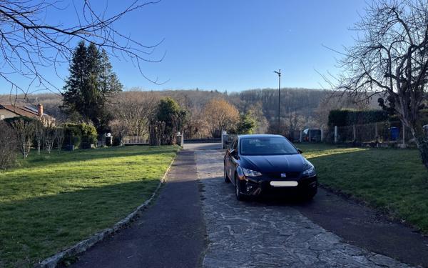 Maison à louer    6 pièces •  Le Palais-sur-Vienne