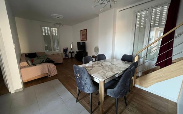 Maison à louer    6 pièces •  Le Palais-sur-Vienne