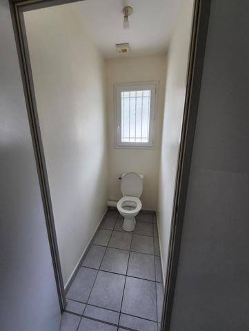 LAVEYRON - VILLA T4 AVEC GARAGE ET JARDIN - 94.74 M2