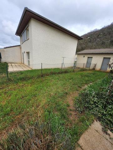 LAVEYRON - VILLA T4 AVEC GARAGE ET JARDIN - 94.74 M2