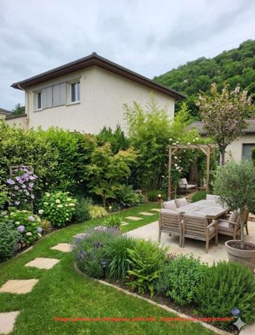 LAVEYRON - VILLA T4 AVEC GARAGE ET JARDIN - 94.74 M2