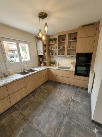 LAVEYRON - VILLA T4 AVEC GARAGE ET JARDIN - 94.74 M2