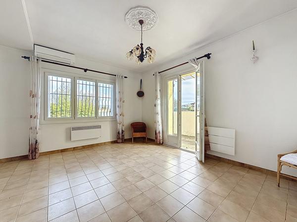 Maison avec Garage, atelier cuisine d'été