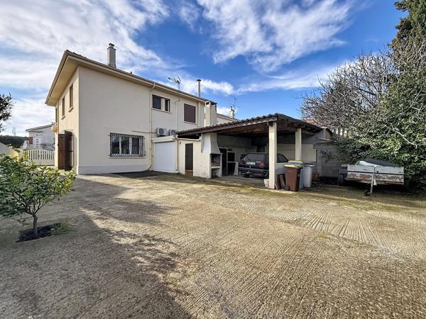 Maison avec Garage, atelier cuisine d'été