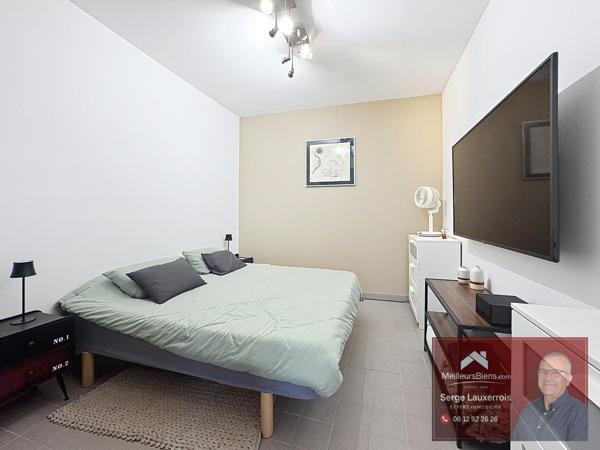 MAISON ATHYPIQUE DE 250M² AVEC JARDIN