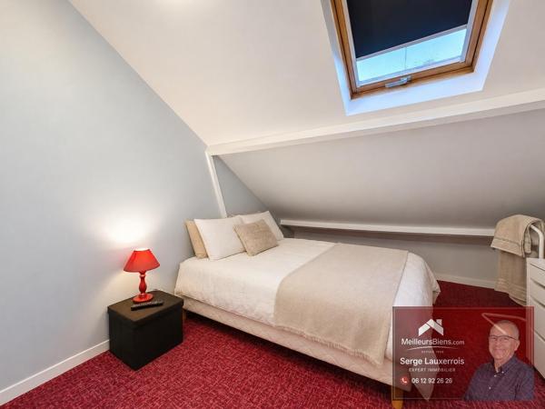 MAISON ATHYPIQUE DE 250M² AVEC JARDIN