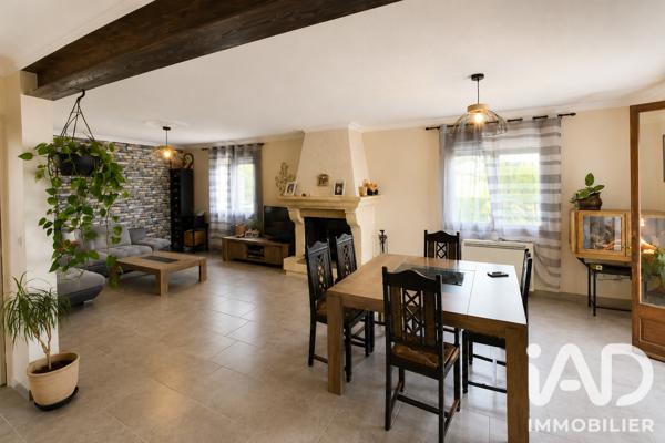 Maison à vendre 7 pièces 196,81 m² Saint-Privat-des-Vieux