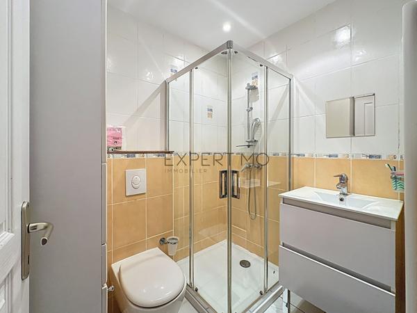 Boyer (71700) Élégante villa avec piscine et vue dégagée à Boyer