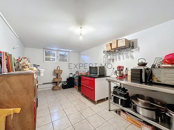 Boyer (71700) Élégante villa avec piscine et vue dégagée à Boyer