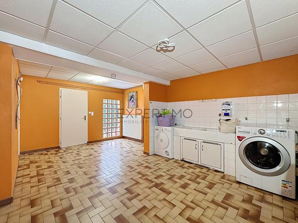 Boyer (71700) Élégante villa avec piscine et vue dégagée à Boyer