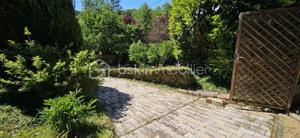 Terrain de loisirs de 1 200 m²