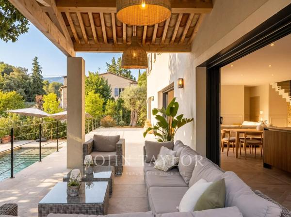 Villa familiale avec 5 chambres à louer à Grasse