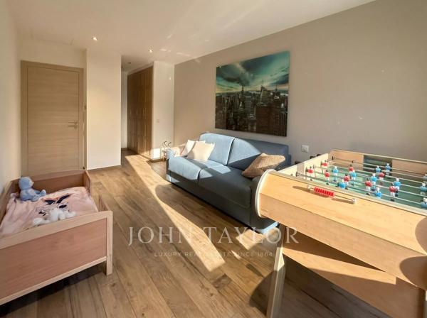 Villa familiale avec 5 chambres à louer à Grasse