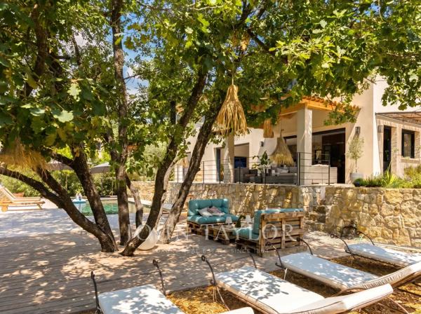 Villa familiale avec 5 chambres à louer à Grasse