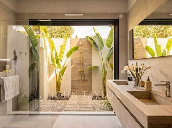 Villa familiale avec 5 chambres à louer à Grasse