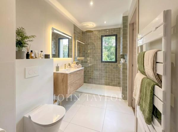 Villa familiale avec 5 chambres à louer à Grasse