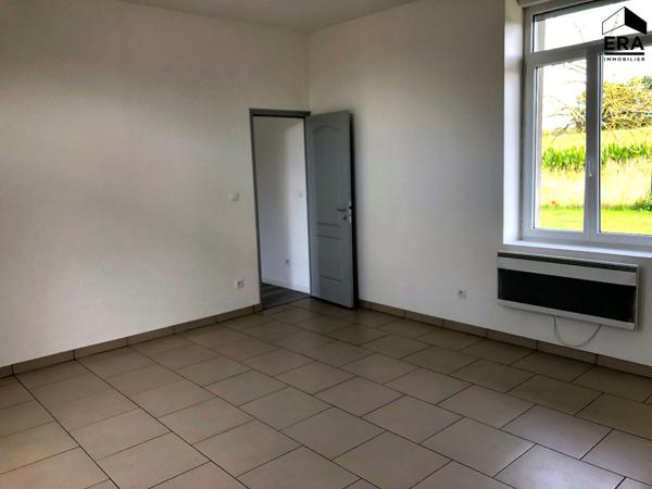 MAISON A LOUER  A VERMAND 02