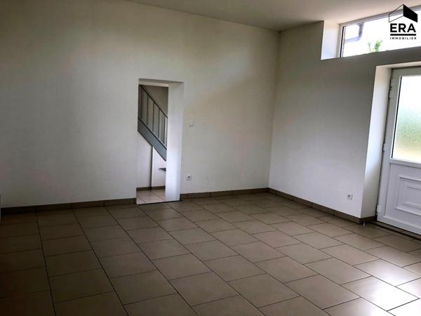 MAISON A LOUER  A VERMAND 02