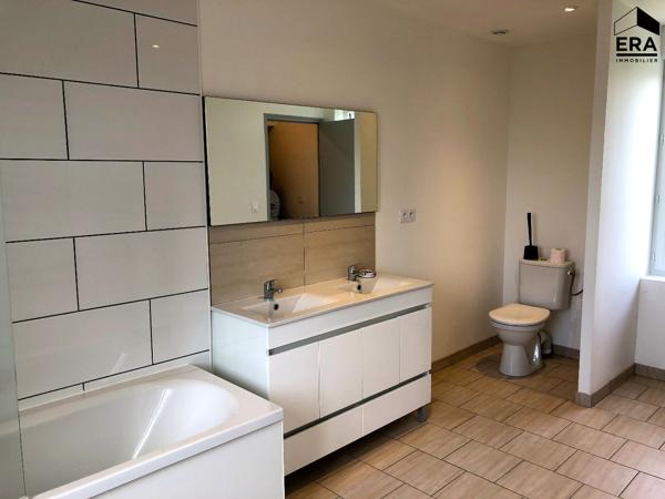 MAISON A LOUER  A VERMAND 02