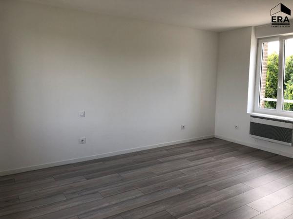 MAISON A LOUER  A VERMAND 02