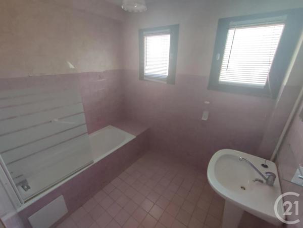 Maison à vendre  4 pièces - 97,45 m 2   VITRE  - 35