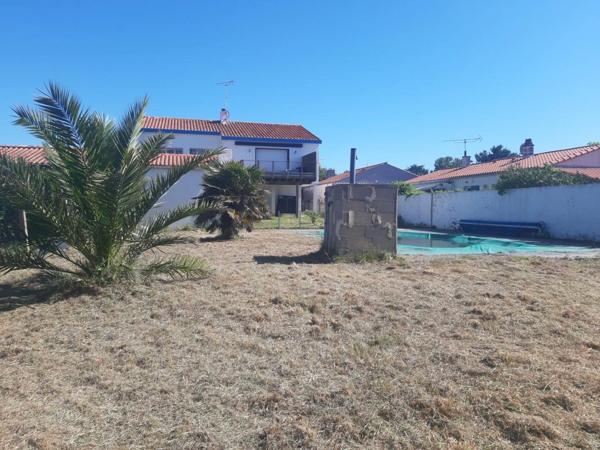 BRETIGNOLLES SUR MER A 800M DES PLAGES SEULEMENT PARCELLE DE TERRAIN CLOS ET BOISE 542M² A BATIR